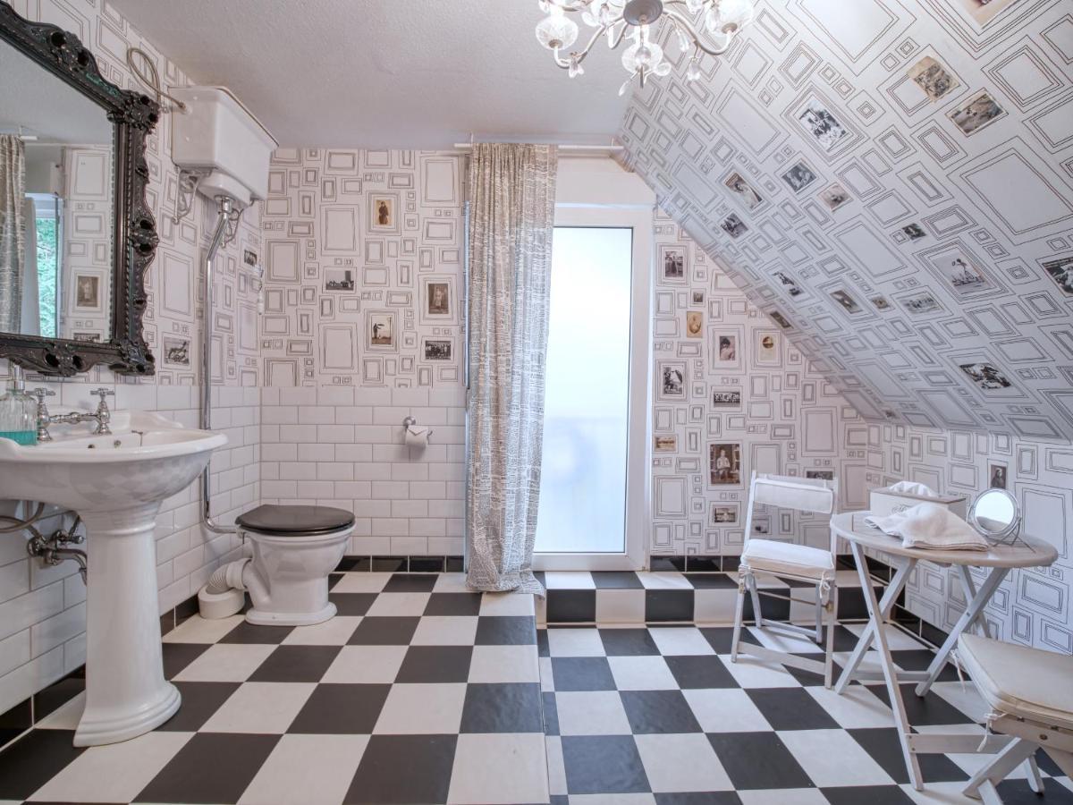 Three B'S Bed And Breakfast Berge  Экстерьер фото