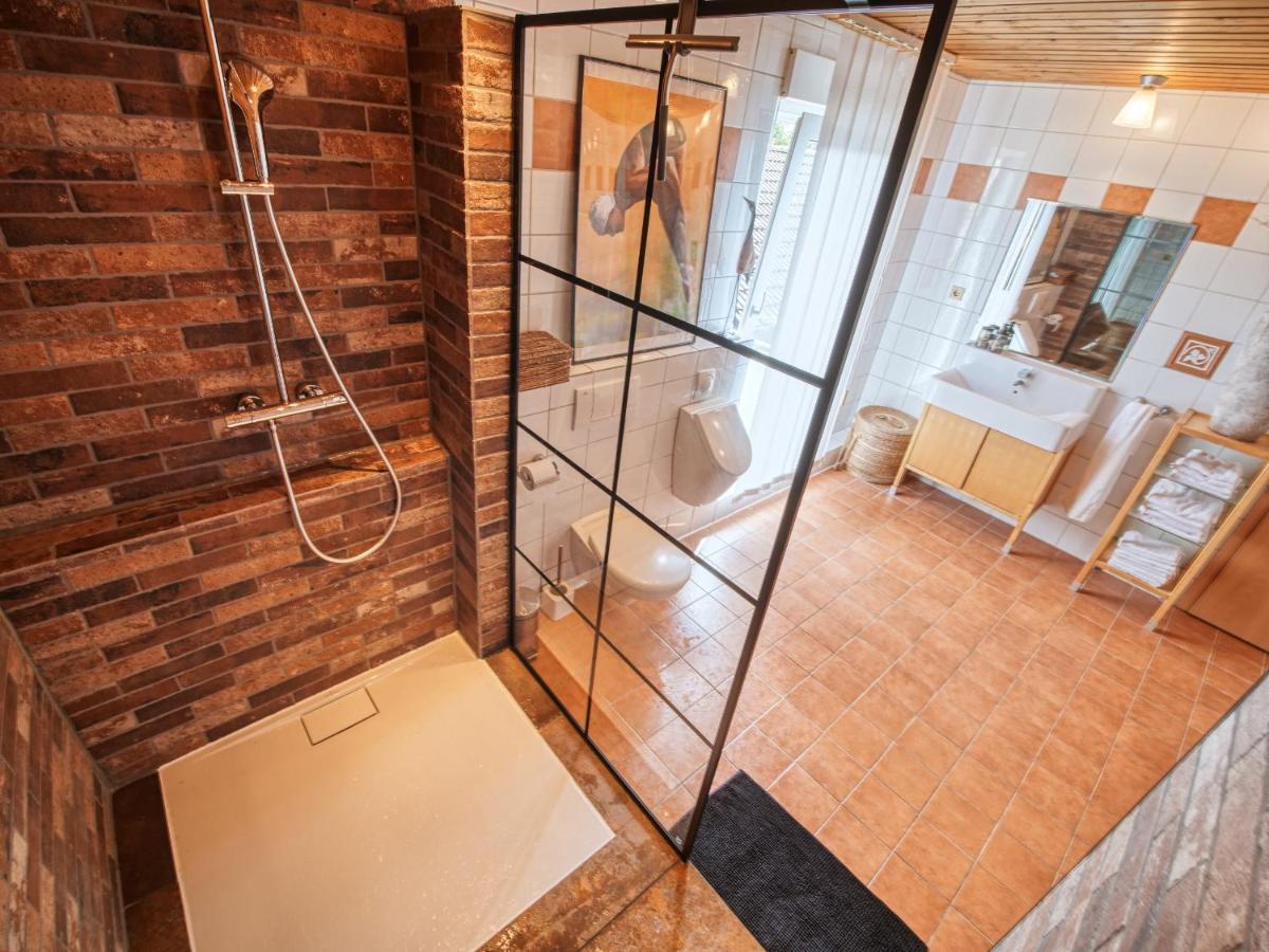 Three B'S Bed And Breakfast Berge  Экстерьер фото